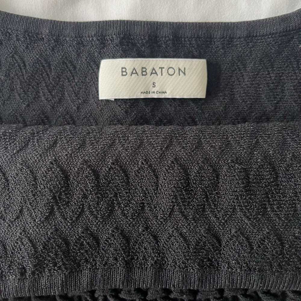 Textured Babaton Sculpt Knit Cropped Tank - Picture 4 of 11